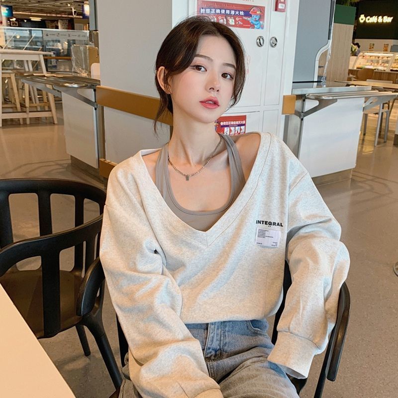 Áo sweater Ngắn Cổ Chữ V Giả Hai Lớp Thiết Kế Dễ Thương Cho Nữ