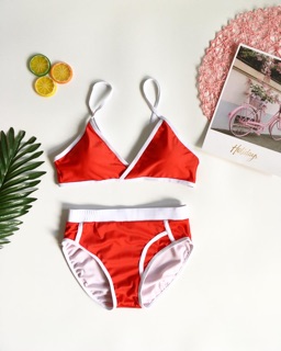 Bikini đắp chéo viền trắng dễ thương