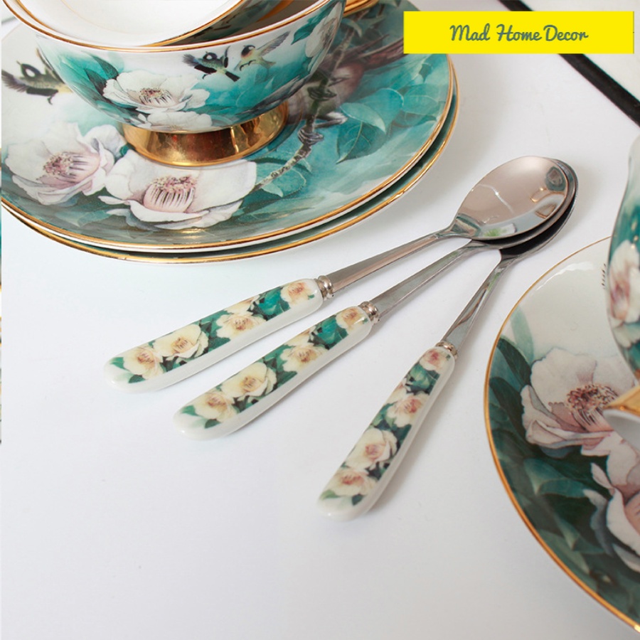 Bộ ấm trà hoa đỗ quyên trong gió chất liệu sứ xương bone china thuộc hàng cao cấp - Họa tiết vẽ tay sang trọng