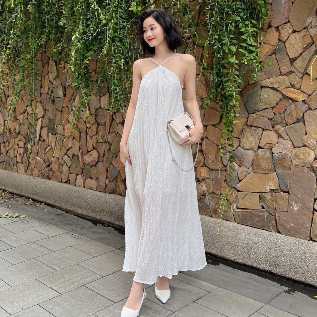 Đầm maxi cổ yếm hở lưng,  Đầm Midi Ren cổ yếm xoè rộng | BigBuy360 - bigbuy360.vn