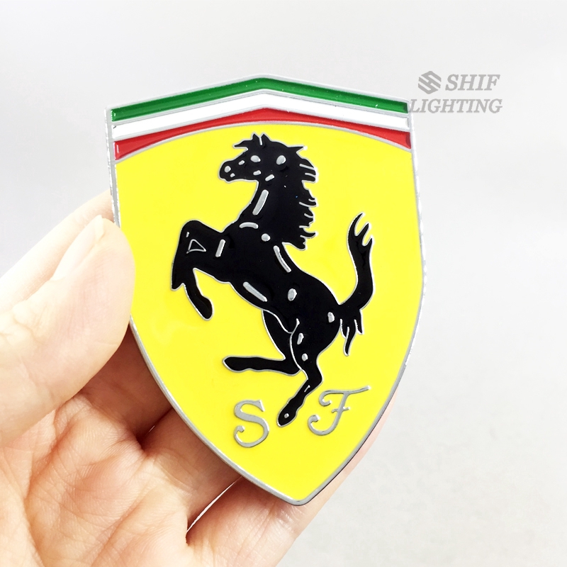 Logo kim loại dùng trang trí xe Ferrari