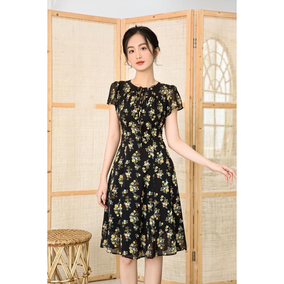 Đầm đen hoa họa tiết e1215