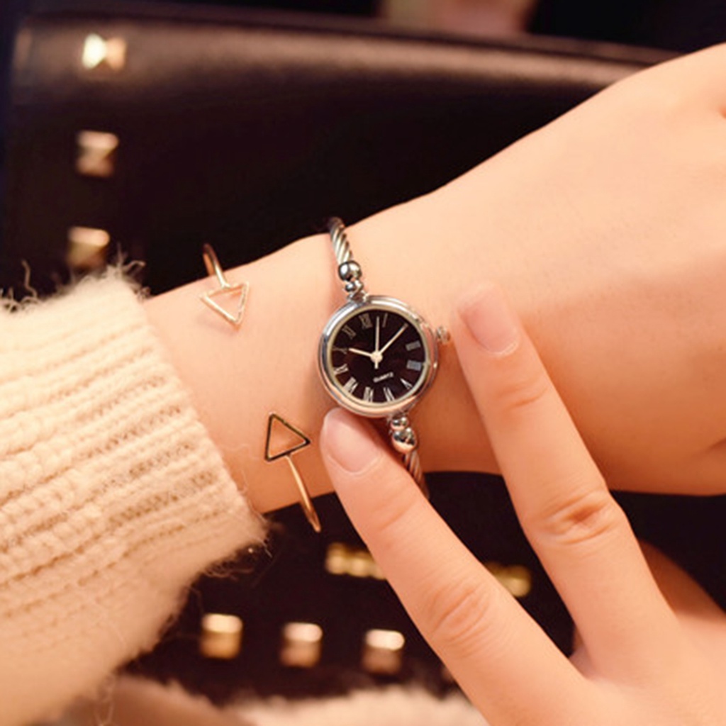 Đồng Hồ Quartz Mặt Tròn Chất Liệu Thép Không Gỉ