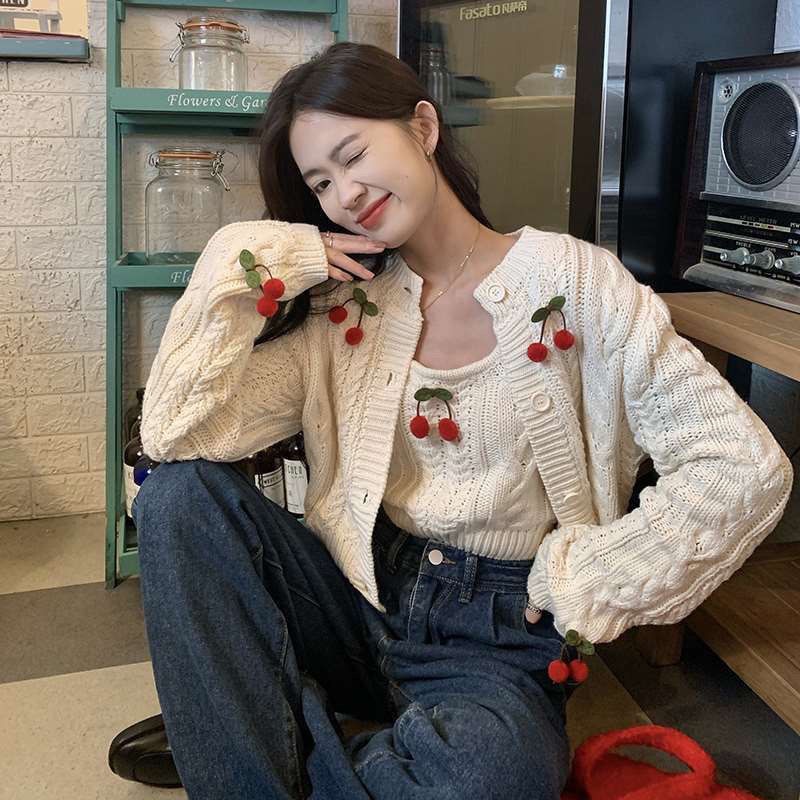 Set áo khoác cardigan crotop len + áo bra 2 dây body đính quả cherry