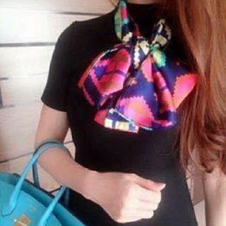 Khăn lụa thời trang quyến rũ