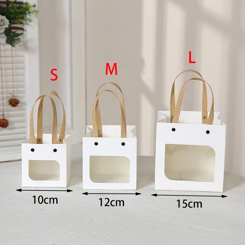 Túi giấy kraft hình vuông trong suốt đính đinh tán độc đáo dùng để đựng quà