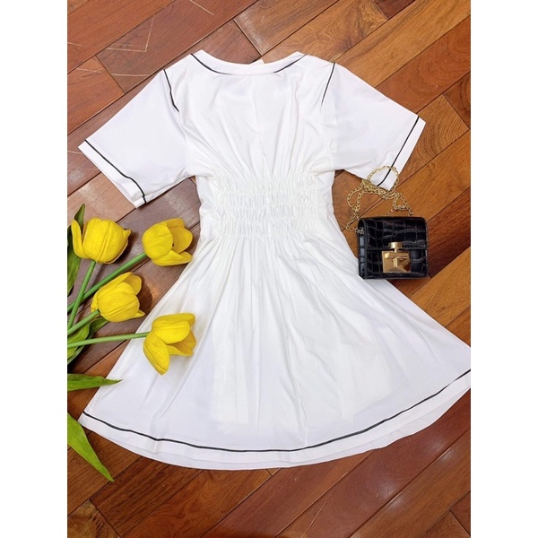 Váy trắng cổ tròn viền đen HSU1