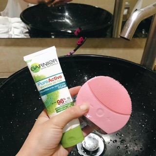 Máy rửa mặt