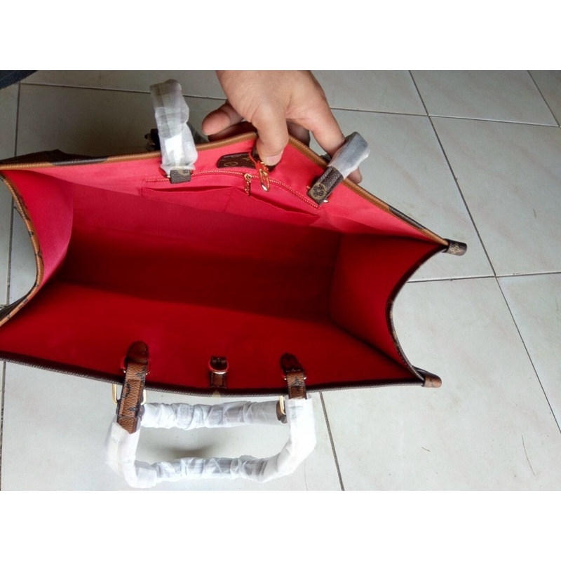 Túi LV size to vừa a4, laptop siêu đẹp