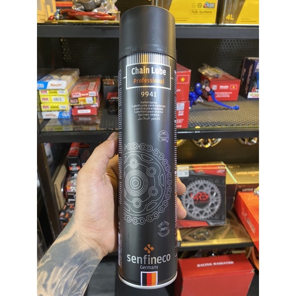 Xịt dưỡng sên Senfineco Chain Lube Professional mỡ bò xanh 9941 650ml