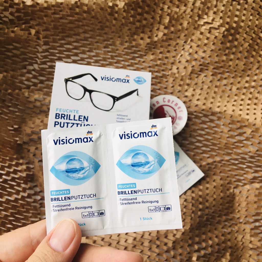 Khăn giấy lau kính VISIOMAX làm sạch bụi bẩn bám trên bề mặt kính mắt