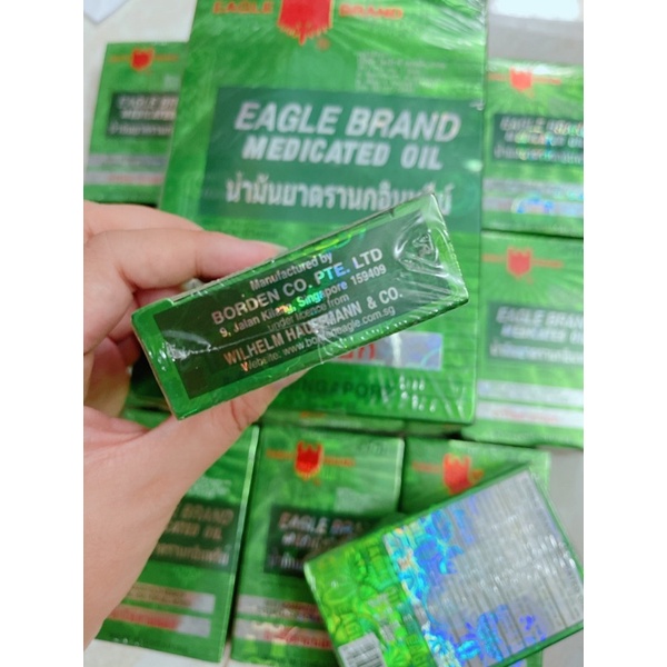 DẦU GIÓ XANH CON Ó EAGLE BRAND MEDICATED OIL SINGAPORE