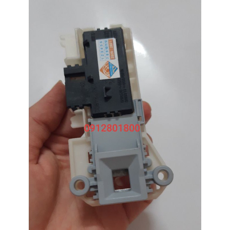 Công tắc khóa cửa máy giặt Electrolux 3 chân