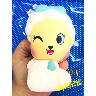 Squishy cô gái cừu trắng