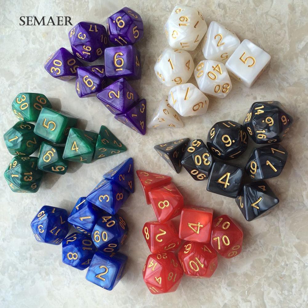 Bộ 7 viên xúc xắc nhiều mặt số dùng để chơi game Dungeons Dragons trong các bữa tiệc/KTV