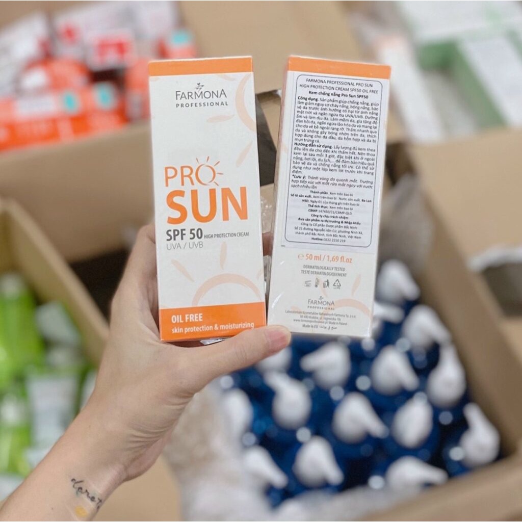 Kem Chống Nắng Kiềm Dầu Giảm Mụn Farmona Pro Sun Oil Free SPF50+