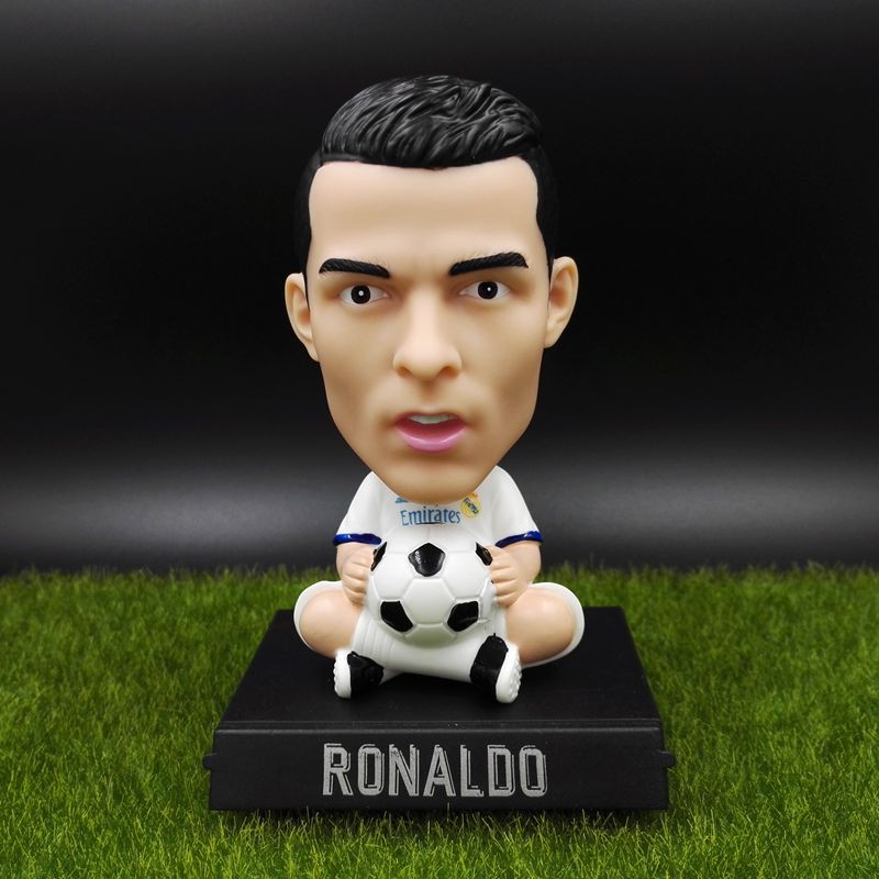 Tượng Messi - Ronaldo