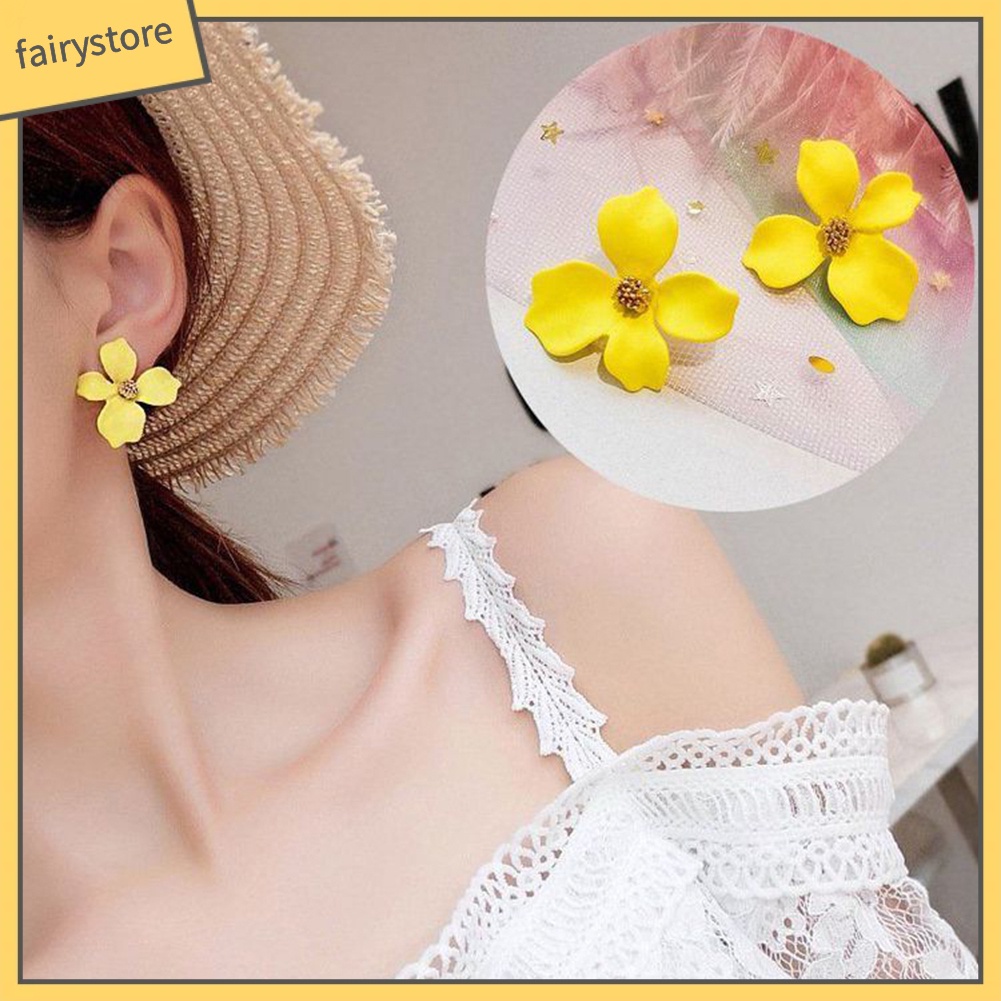 Khuyên tai mặt hình hoa xinh xắn dễ thương dành cho nữ