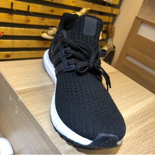 Giầy thể thao cao cấp