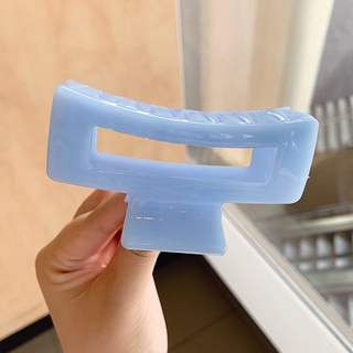 Kẹp tóc acrylic phong cách đơn giản