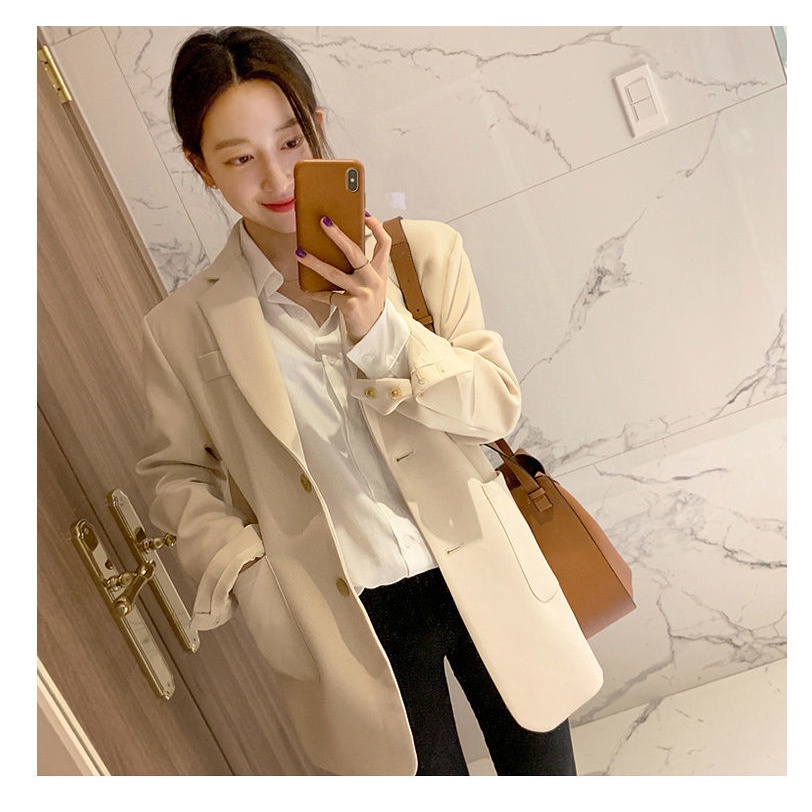 Áo khoác vest màu be phong cách Hàn Quốc mới năm 2021