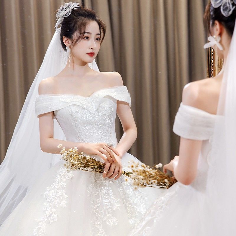 ~ ~ Đầm Cưới Dài Ngang Một Vai Phong Cách Cung Điện Pháp Nhẹ Nhàng Đơn Giản Phong Cách Mới 2024