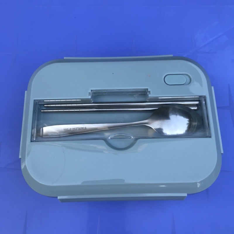 Hộp Cơm thủy tinh 3 Ngăn Kèm Đũa Thìa Inox - Giao Màu Ngẫu Nhiên | BigBuy360 - bigbuy360.vn