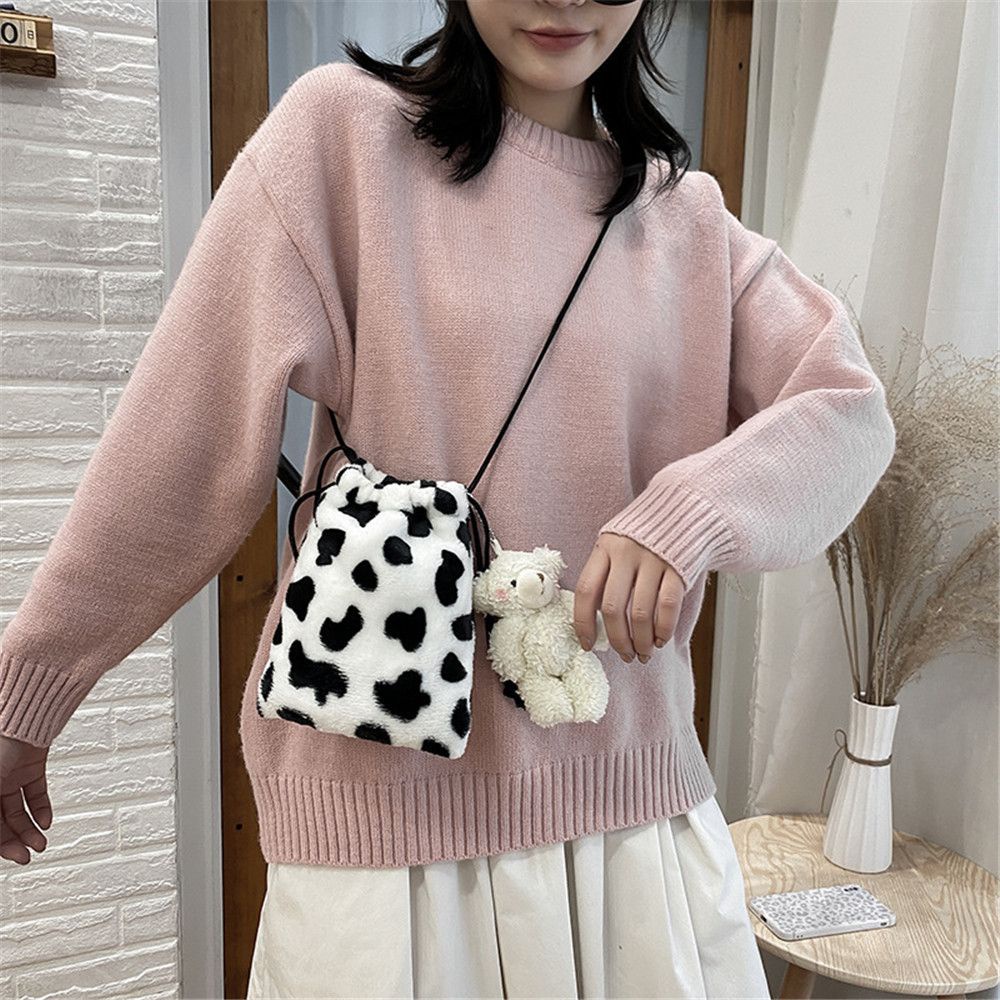 Túi Đeo Chéo Dây Rút Hình Bò Sữa Dễ Thương Cho Nữ