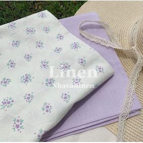 Vải họa tiết Linen hoa tím nền trắng - tím nhạt bột Nhà Vải Linen