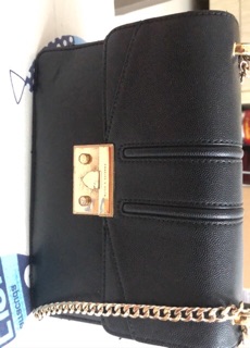 Giỏ xách Charles & keith màu hồng