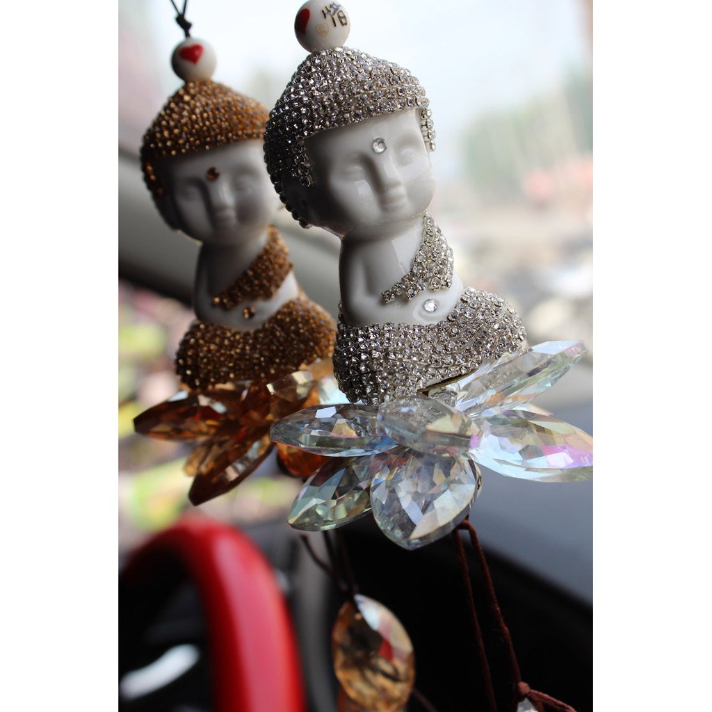 Treo gương tượng phật ngồi đài sen trên ô tô