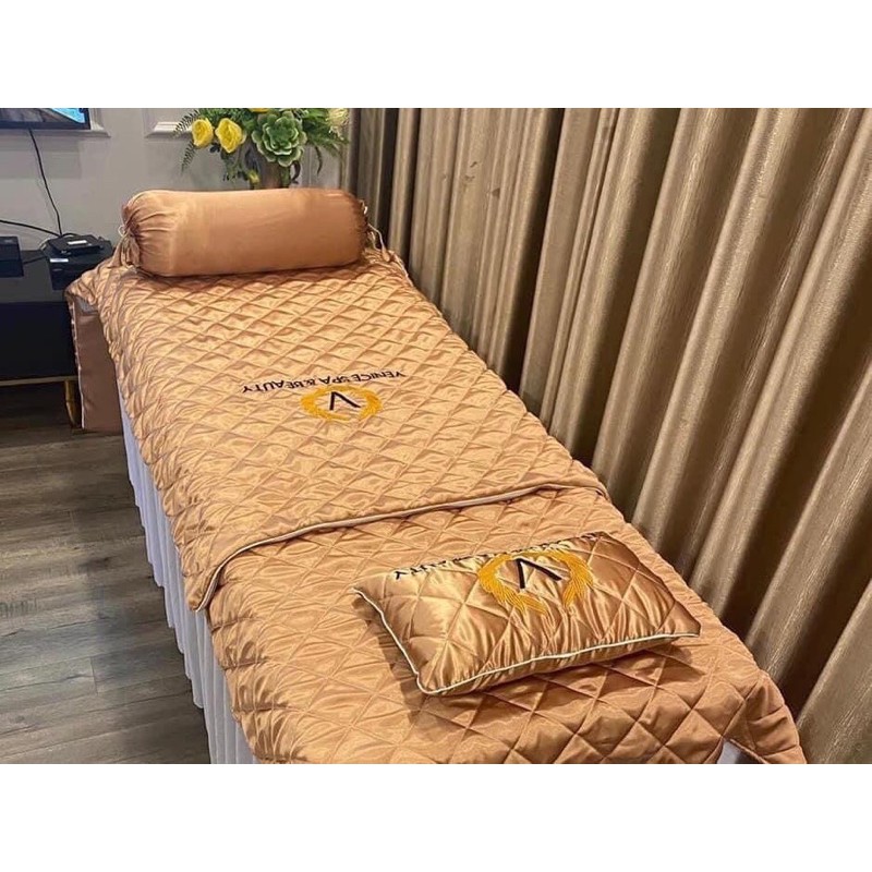 tấm phủ giường chất lụa ( phi bóng) chần bông