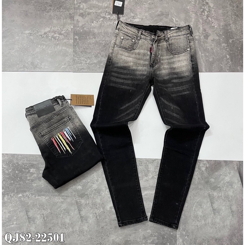 Quần bò loang xám chữ in sau túi cực chất