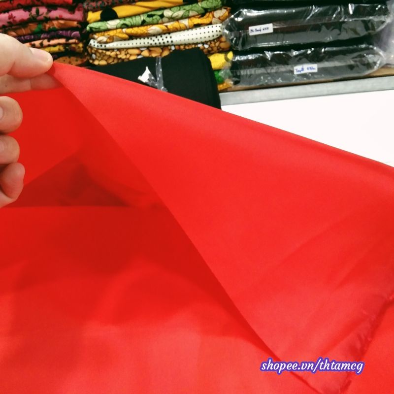 Vải Dù Nylon Mỏng Màu Đỏ Tươi Láng Mịn Sang Trọng Dùng Lót Sản Phẩm Cao Cấp
