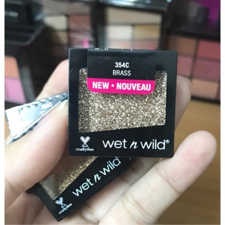 Nhũ mắt gel Wet n Wild