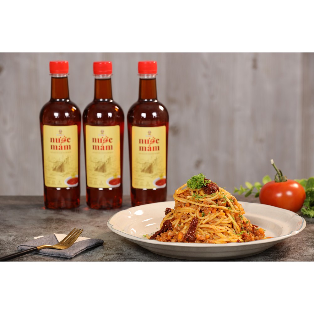 Nước Mắm Color Man 10 Độ Đạm Chai 500ml từ nguồn nguyên liệu cá cơm vùng Phú Quốc giàu dinh dưỡng và thơm ngon đặc trưng | BigBuy360 - bigbuy360.vn