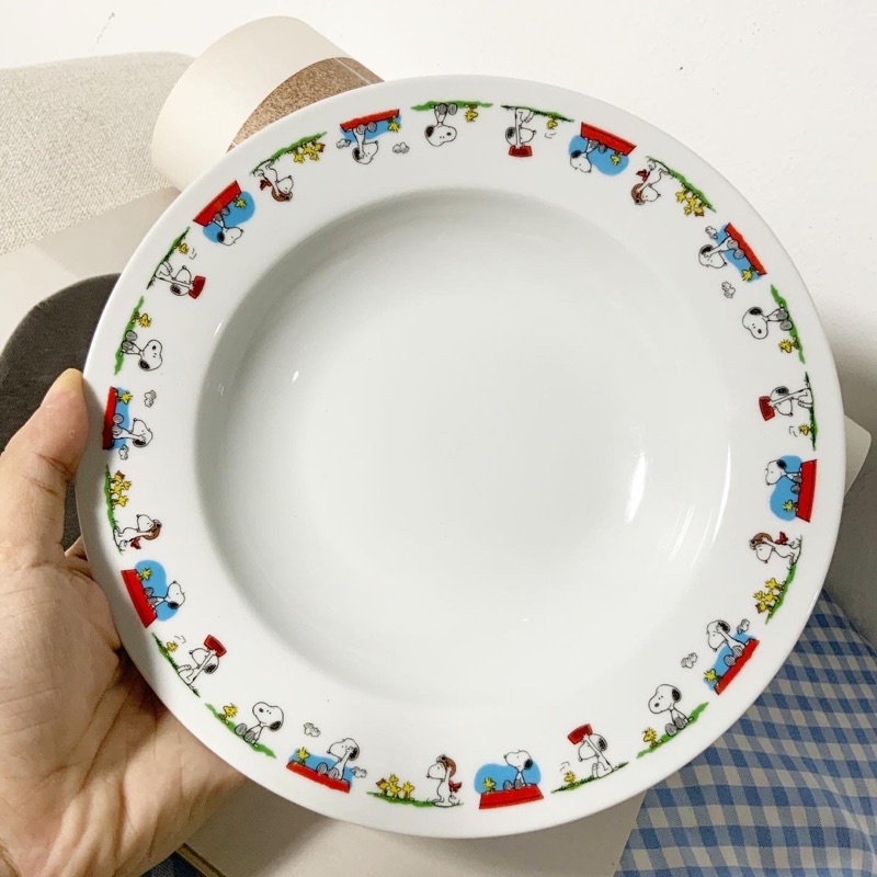 Dĩa lòng sâu chó Snoopy