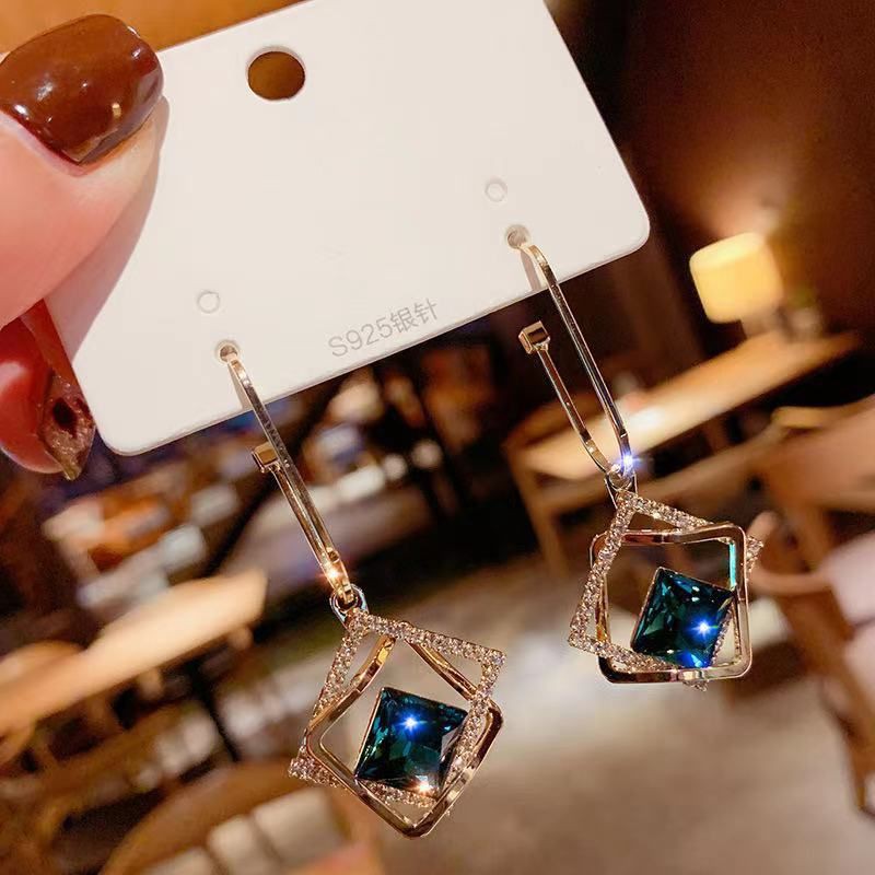 Khuyên tai bạc S925 - Bông tai nữ đã giác đính đá xanh lục lấp lánh sang trọng cao cấp ZaZa.accessories KT8064