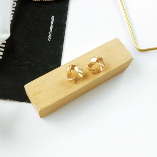 Khuyên tai hình tam giác vàng phong cách Hàn Quốc thanh lịch dành cho nữ