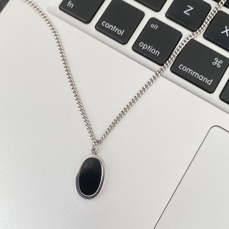 Dây chuyền mặt hình oval đính đá màu đen phong cách hip hop cá tính
