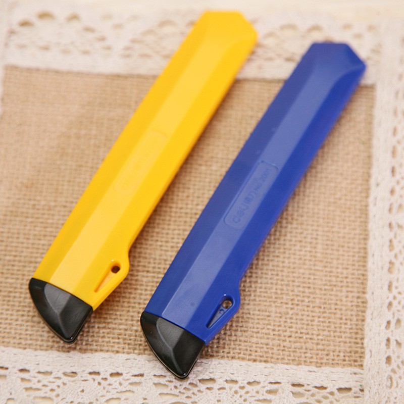 Dao rọc giấy Deli #2001