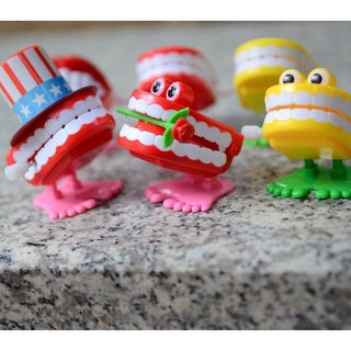 Đồ Chơi Dây Cót Hình Hàm Răng Độc Đáo Ngộ Nghĩnh Size 4,5cm x 4cm x 3,5cm