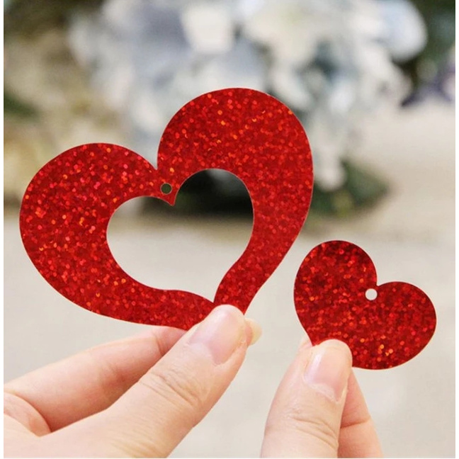 Set 100 Phụ Kiện Trang Trí Tiệc Sinh Nhật / Tiệc Cưới / Giáng Sinh Hình Trái Tim Lấp Lánh Lãng Mạn