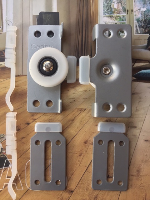 [CARINY CHÍNH HÃNG]- Bộ 2 bánh xe cửa lùa tủ áo | BigBuy360 - bigbuy360.vn