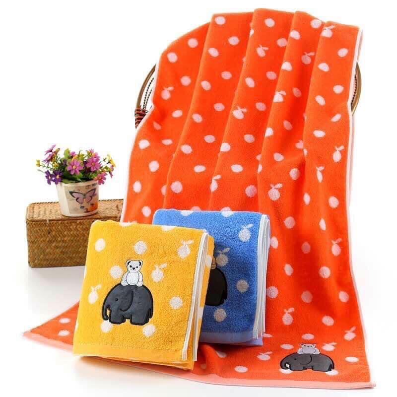 Khăn tắm cotton chấm gấu voi 50x100cm