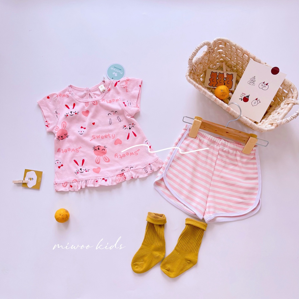 Bộ cộc tay cotton nhún bèo, quần sọc họa tiết dễ thương cho bé gái MIWOO
