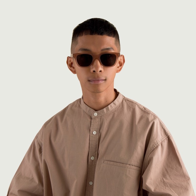 Kính mát Sunnies Studios Gọng Vuông Theo in Sable