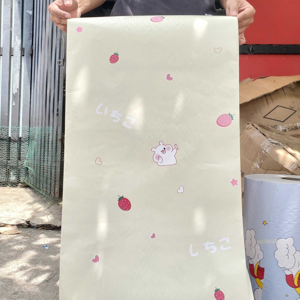 Decal giấy dán tường DÂU TÂY VÀNG KEM MỚI khổ 45cm keo sẵn