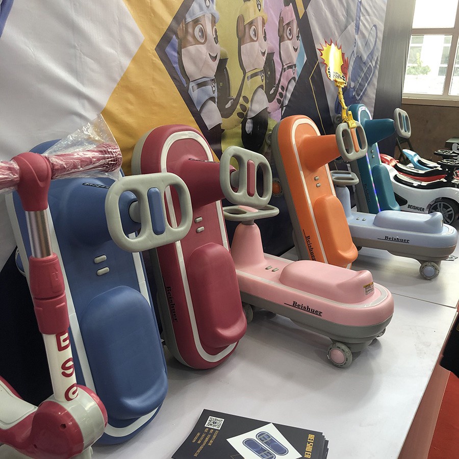 Xe lắc cho bé có nhạc phiên bản 2022 nhạc loa to, đèn led siêu sáng