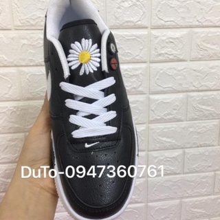 [TẶNG HỘP] GIÀY THỂ THAO HOA CÚC ĐEN : " > . ":